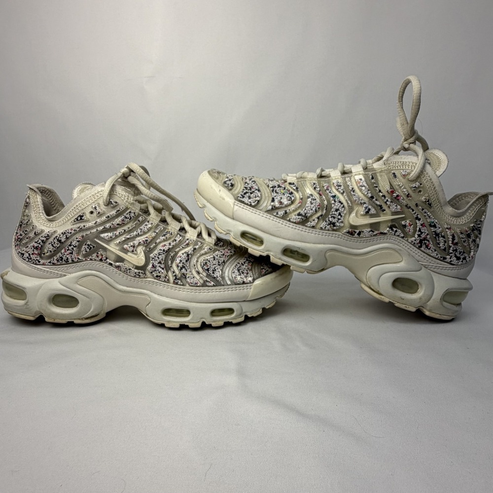 Nike Wmns Air Max Plus LX Running Womens Luxury Shoes Phantom AR0970-002 Sz 7.5